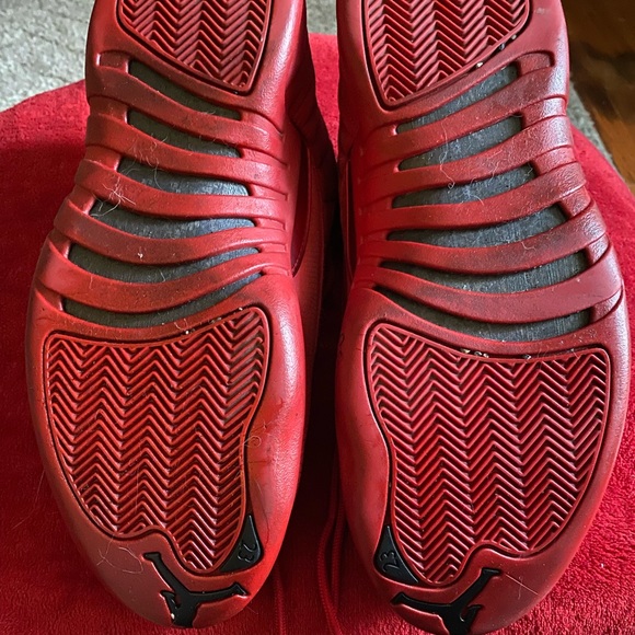 Jordan 12 Retro Red size 10.5 main image 4